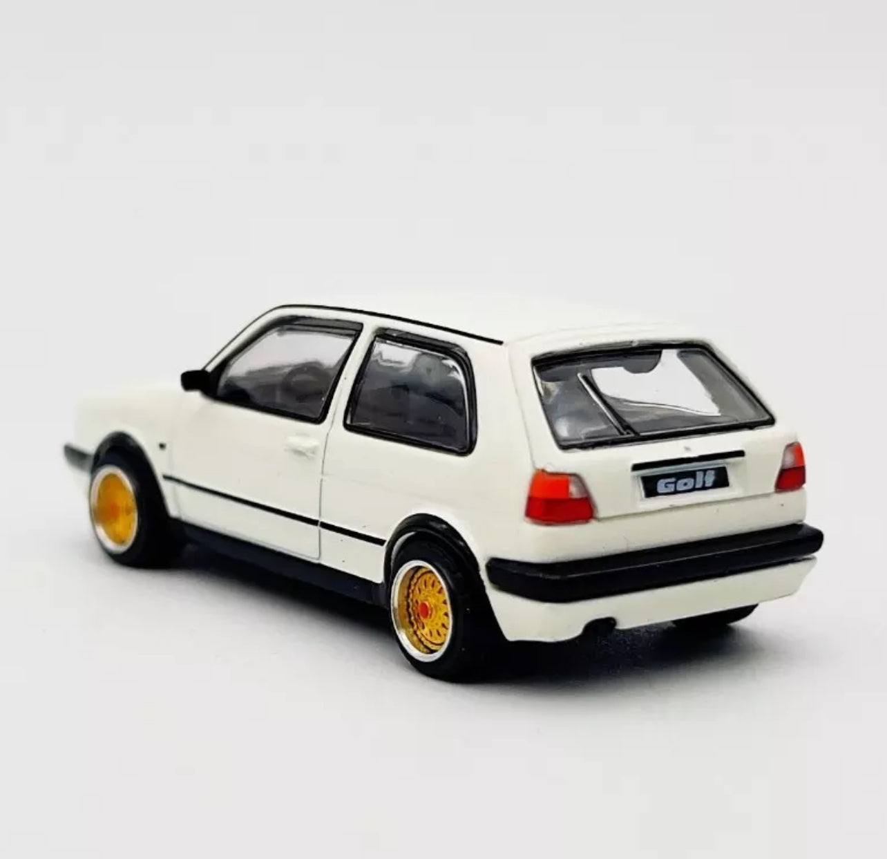 Pop Race 1:64 Volkswagen Golf GTI MK2 White PR64-71