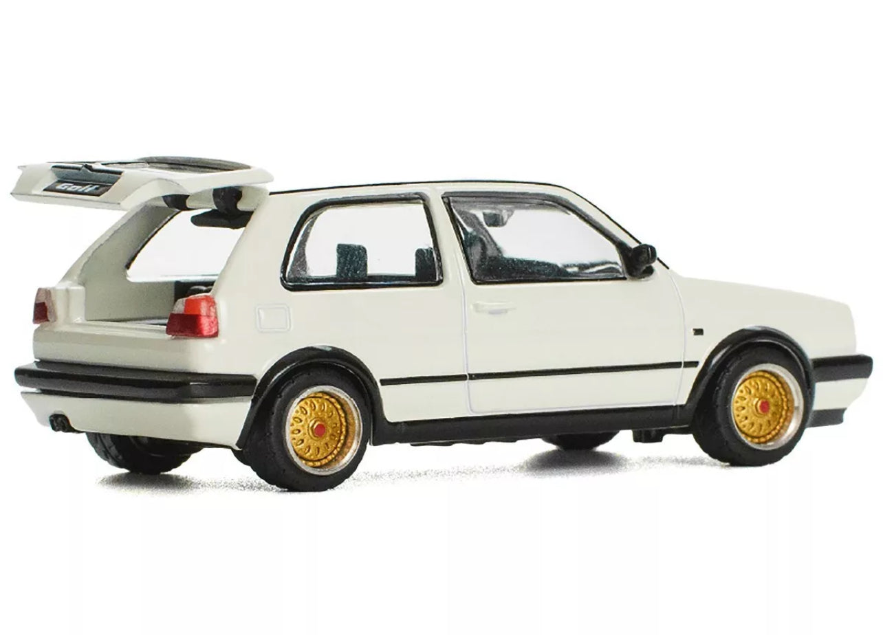 Pop Race 1:64 Volkswagen Golf GTI MK2 White PR64-71